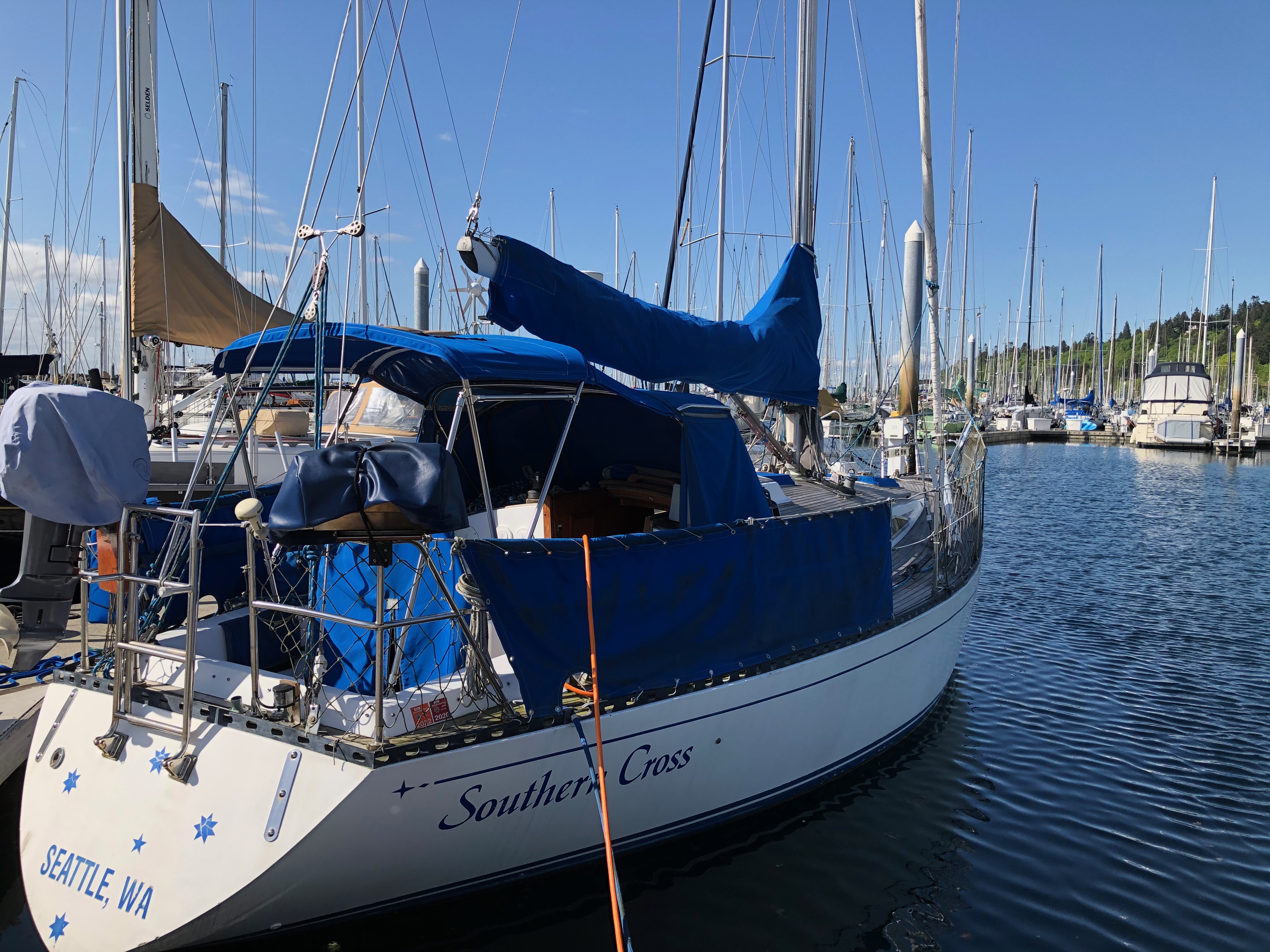 CT-38 Warwick sailboat, cockpit view